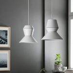 białe dwie lampy ili ili grupa we wnętrzu