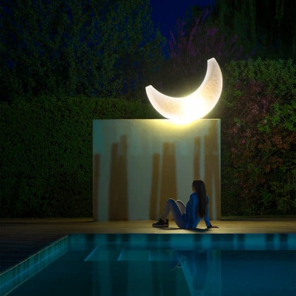 14809 lampa księżyc podłogowa seletti my moon przy basenie
