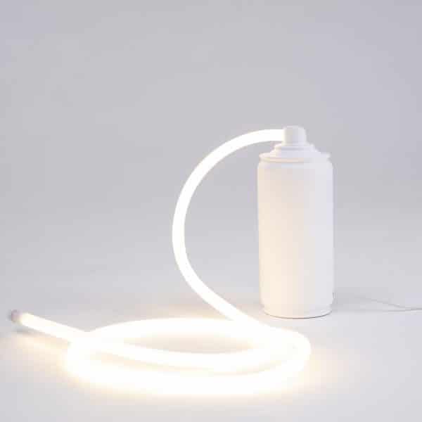 15350 lampa stołowa neon led seletti daily glow spray włączona
