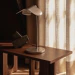 1391109 lampa stołowa z aluminium wing table menu space 2